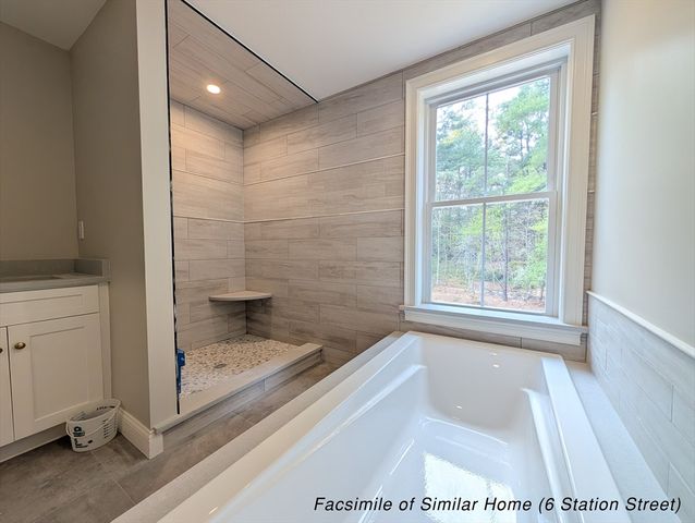 4 Station St, Kingston, MA 02364