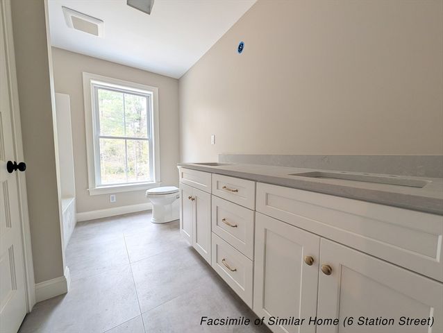 4 Station St, Kingston, MA 02364