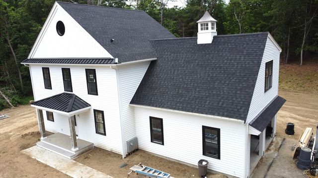 4 Station St, Kingston, MA 02364