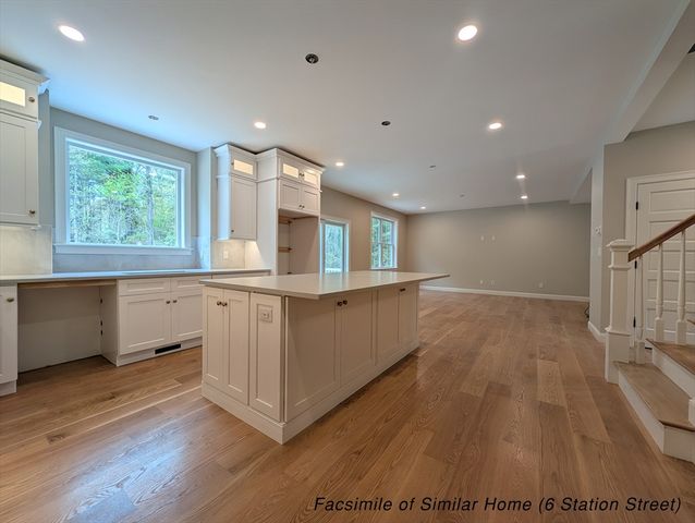 4 Station St, Kingston, MA 02364