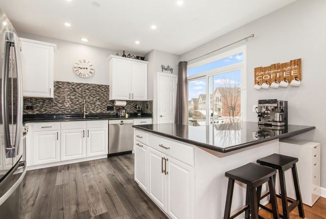 770 Lambert Lane 96-6, Bartlett, IL 60103