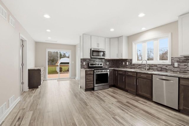 10415 22nd AVENUE, Pleasant Prairie, WI 53158