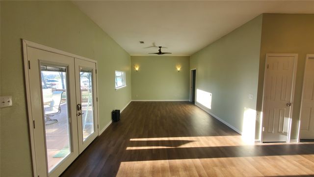11202 Lakeside Drive, Mabank, TX 75156
