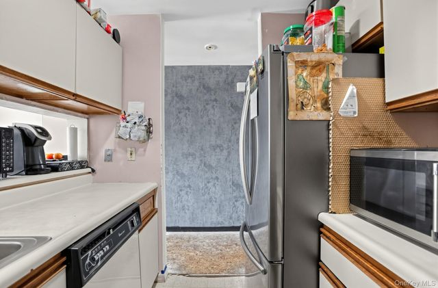 219 Admiral Lane 2219H, Bronx, NY 10473