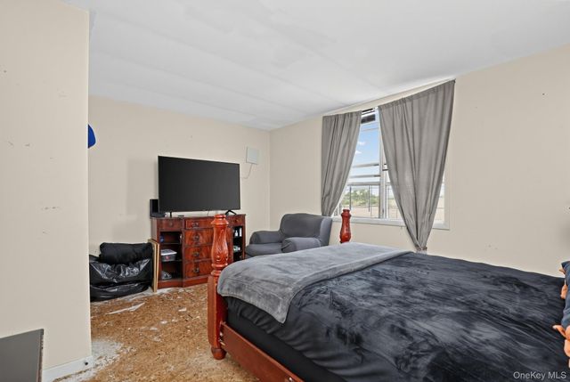 219 Admiral Lane 2219H, Bronx, NY 10473