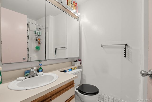 219 Admiral Lane 2219H, Bronx, NY 10473