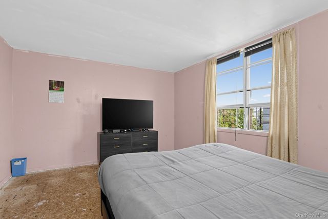 219 Admiral Lane 2219H, Bronx, NY 10473