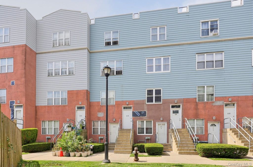 219 Admiral Lane 2219H, Bronx, NY 10473 — exterior