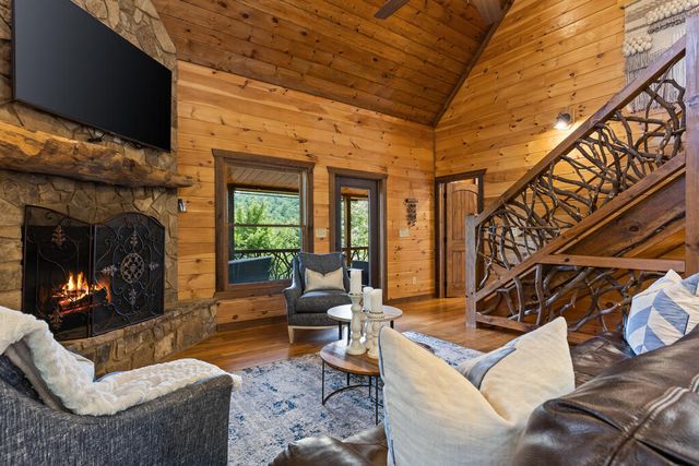 98 Shalom Lane, Blue Ridge, GA 30513