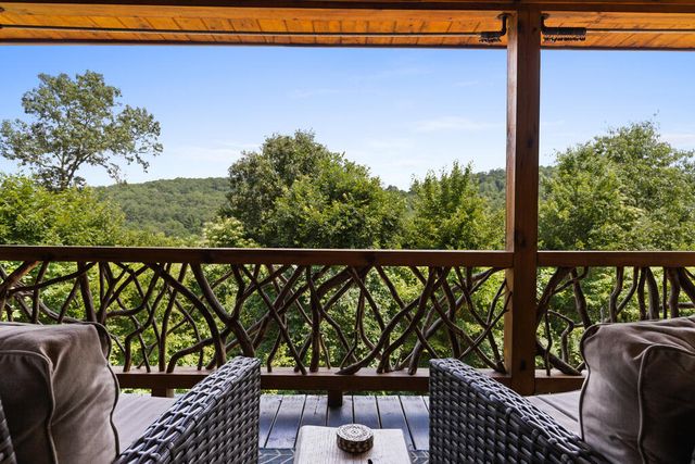 98 Shalom Lane, Blue Ridge, GA 30513