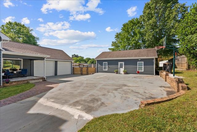 803 W Waugh Street, Dalton, GA 30720