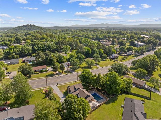 803 W Waugh Street, Dalton, GA 30720