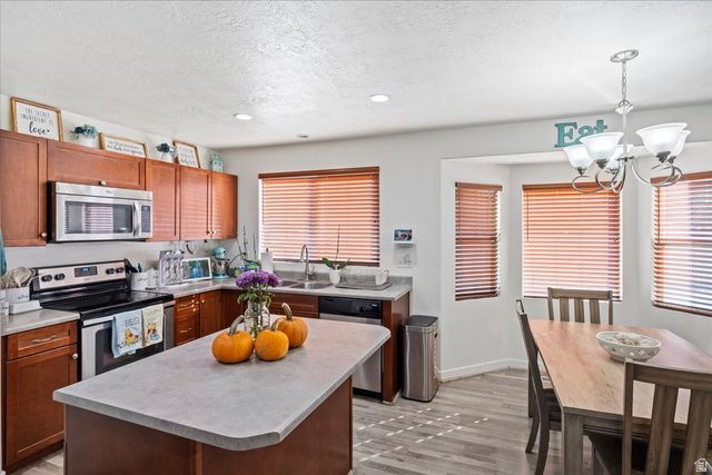 6087 W STILLRIDGE DR, West Valley City, UT 84128