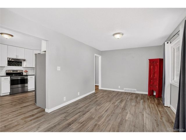 937 Kramer Ct, Aurora, CO 80010