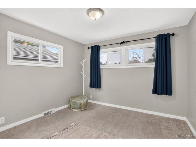 937 Kramer Ct, Aurora, CO 80010