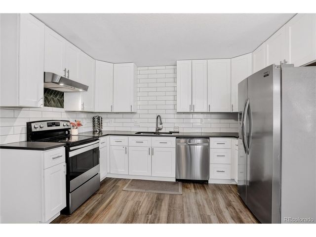 937 Kramer Ct, Aurora, CO 80010
