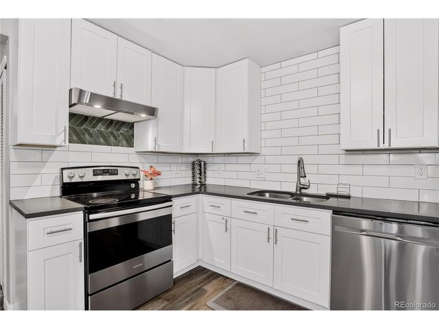 937 Kramer Ct, Aurora, CO 80010
