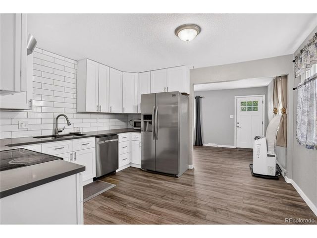 937 Kramer Ct, Aurora, CO 80010