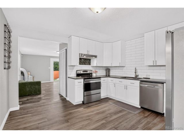 937 Kramer Ct, Aurora, CO 80010