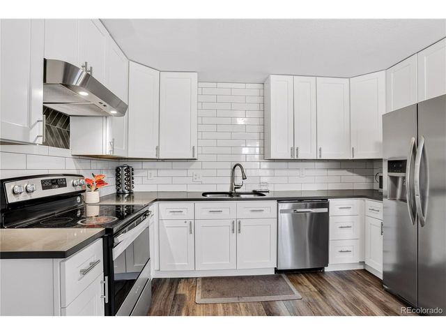 937 Kramer Ct, Aurora, CO 80010