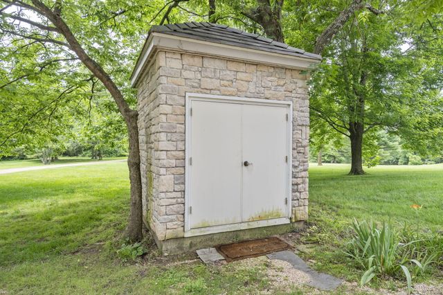 318 S Farm Road 193, Springfield, MO 65809