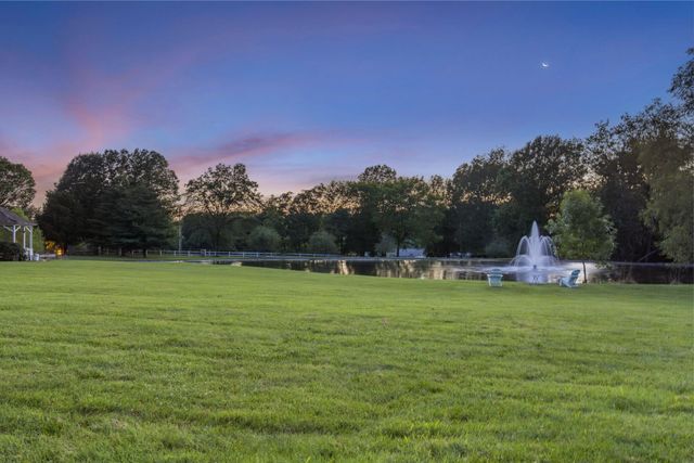 318 S Farm Road 193, Springfield, MO 65809