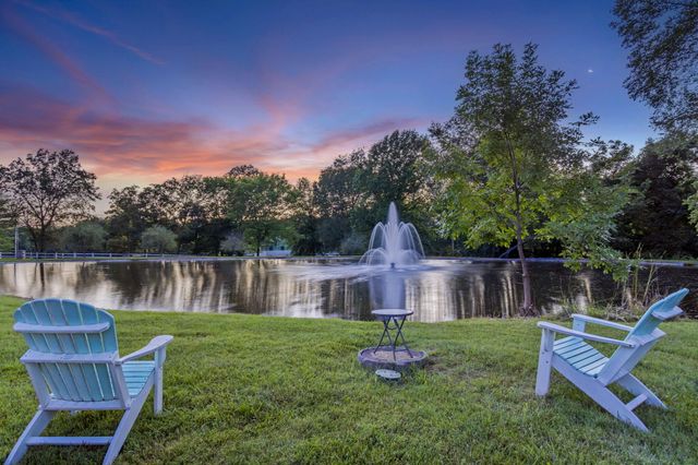 318 S Farm Road 193, Springfield, MO 65809