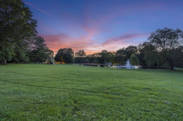 318 S Farm Road 193, Springfield, MO 65809