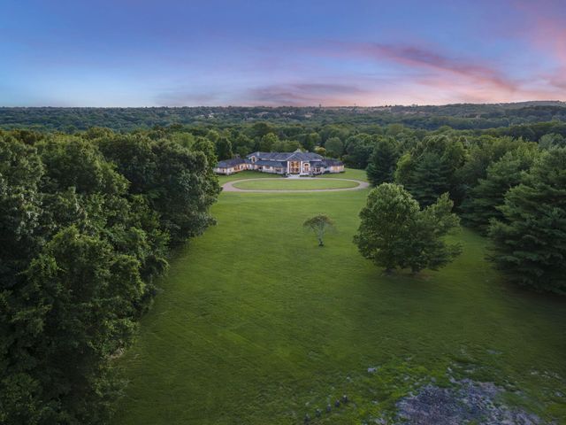 318 S Farm Road 193, Springfield, MO 65809