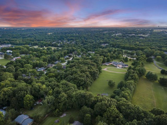 318 S Farm Road 193, Springfield, MO 65809