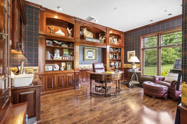 318 S Farm Road 193, Springfield, MO 65809