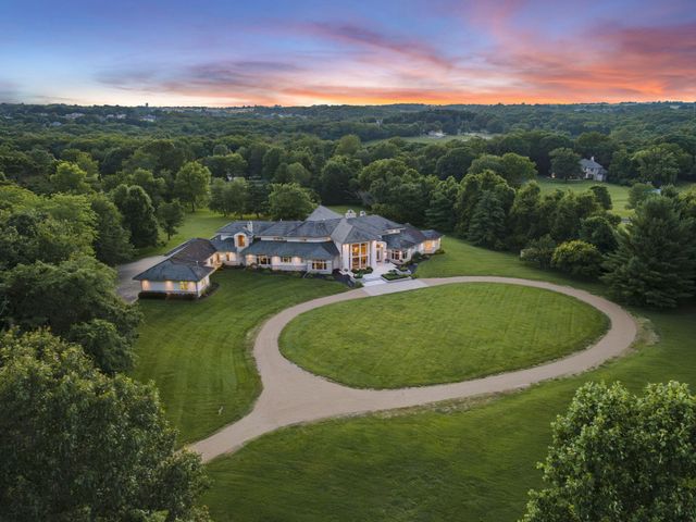 318 S Farm Road 193, Springfield, MO 65809