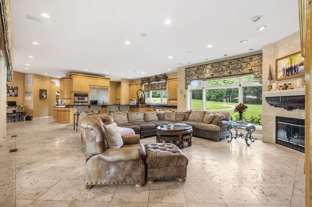 318 S Farm Road 193, Springfield, MO 65809