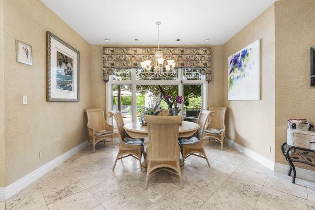 318 S Farm Road 193, Springfield, MO 65809