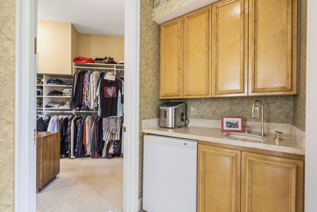 318 S Farm Road 193, Springfield, MO 65809