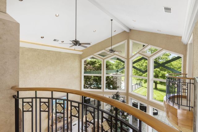 318 S Farm Road 193, Springfield, MO 65809