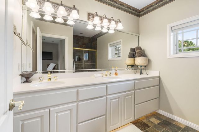 318 S Farm Road 193, Springfield, MO 65809