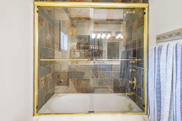 318 S Farm Road 193, Springfield, MO 65809