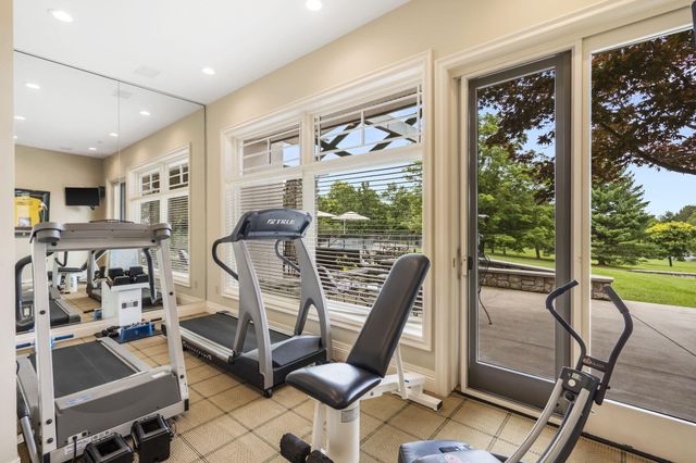 318 S Farm Road 193, Springfield, MO 65809