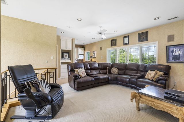 318 S Farm Road 193, Springfield, MO 65809