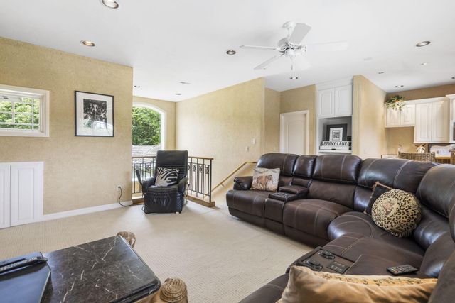 318 S Farm Road 193, Springfield, MO 65809