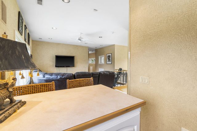 318 S Farm Road 193, Springfield, MO 65809