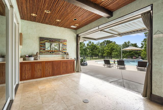 318 S Farm Road 193, Springfield, MO 65809