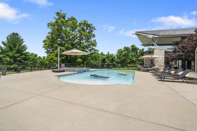 318 S Farm Road 193, Springfield, MO 65809