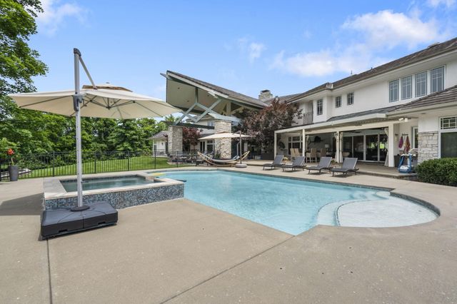 318 S Farm Road 193, Springfield, MO 65809