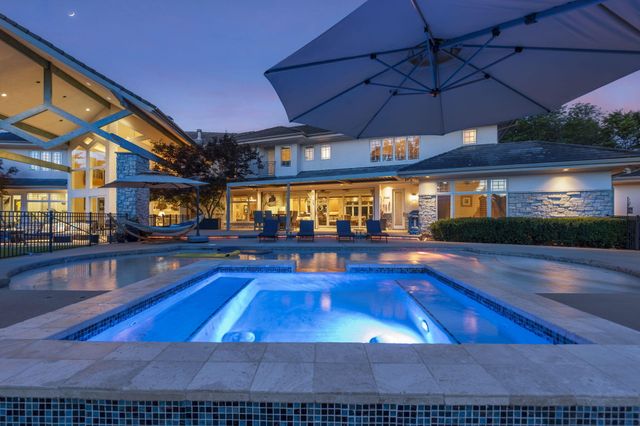 318 S Farm Road 193, Springfield, MO 65809