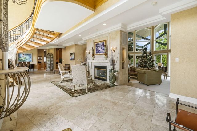 318 S Farm Road 193, Springfield, MO 65809