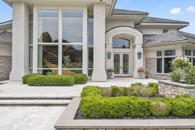 318 S Farm Road 193, Springfield, MO 65809