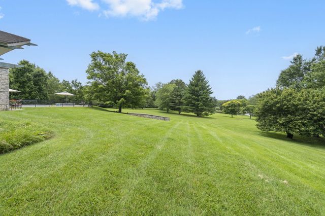 318 S Farm Road 193, Springfield, MO 65809