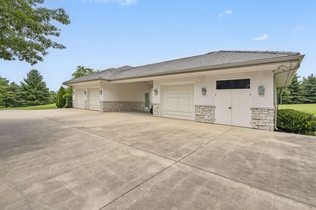 318 S Farm Road 193, Springfield, MO 65809